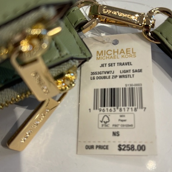 MICHAEL KORS JET SET TRAVEL 35S3GTVW7J LIGHT SAGE LG DOUBLE ZIP WRISTLET-WALLET - Picture 3 of 16